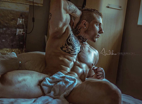 Naakte gelekte OnlyFans-foto van Rikyilmagnifico