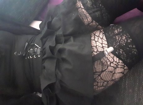 Naakte gelekte OnlyFans-foto van Rika Velvet