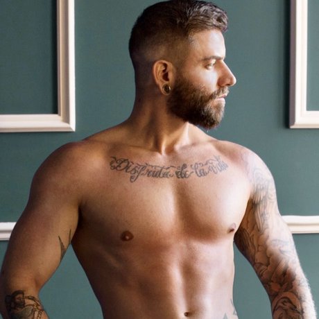 Naakte gelekte OnlyFans-foto van Rico Vega Xxx