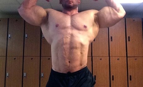 Naakte gelekte OnlyFans-foto van Ryanmusclegod