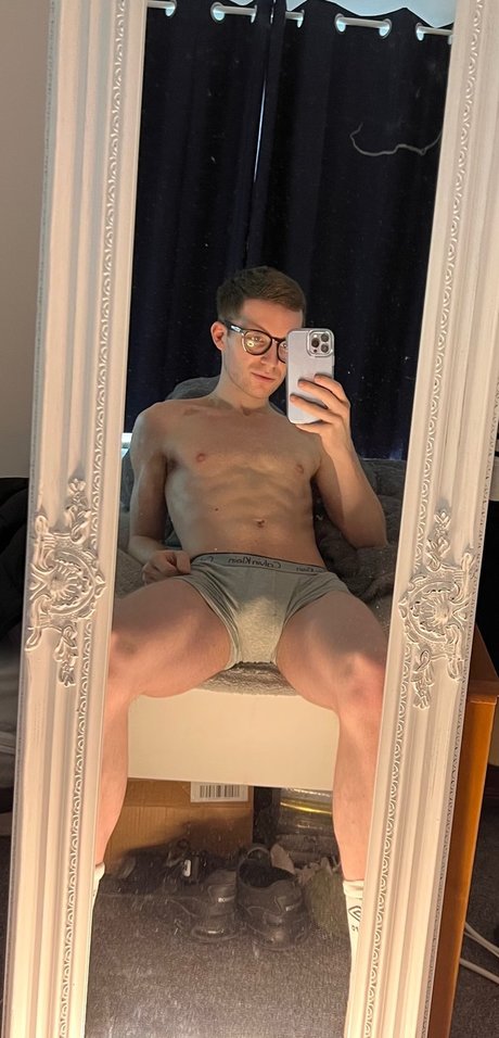 Naakte gelekte OnlyFans-foto van Ryanmcclaren