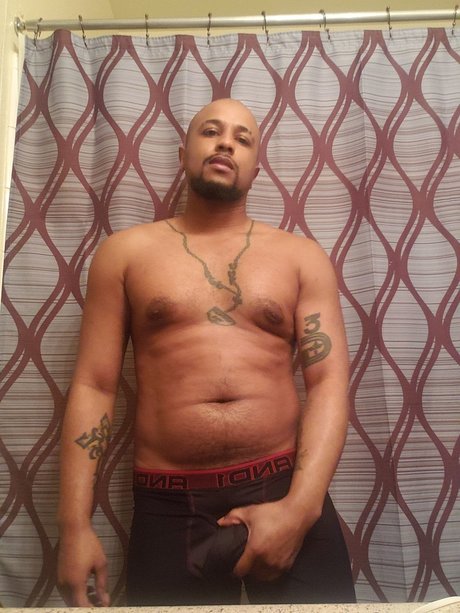 Naakte gelekte OnlyFans-foto van Mixedstrokes