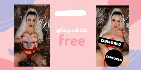 Naakte gelekte OnlyFans-foto van Rubyred202020