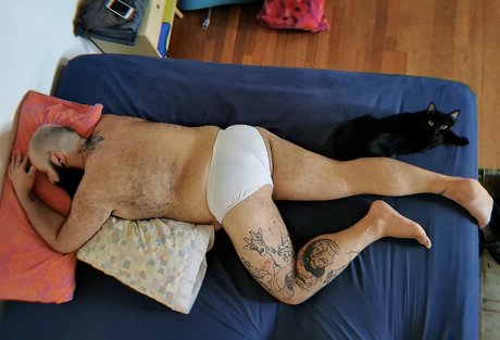 Naakte gelekte OnlyFans-foto van Rubn