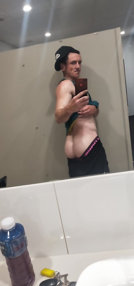 Naakte gelekte OnlyFans-foto van Undstm8d