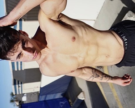 Naakte gelekte OnlyFans-foto van Roy Nasty