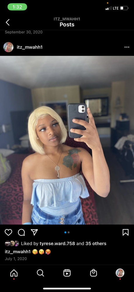 Naakte gelekte OnlyFans-foto van Roxanne