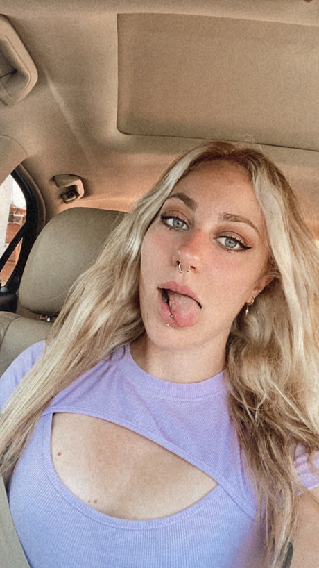 Naakte gelekte OnlyFans-foto van Ro