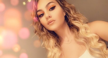 Naakte gelekte OnlyFans-foto van Rosie