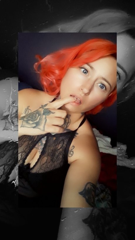 Naakte gelekte OnlyFans-foto van Rosey Night