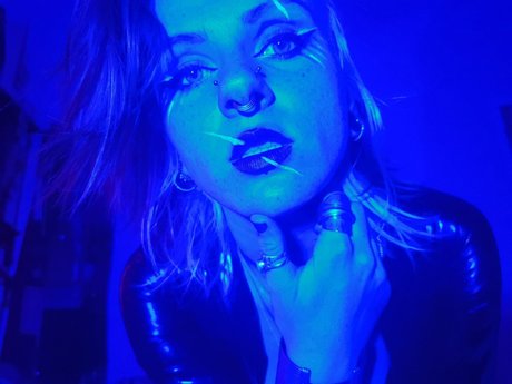 Naakte gelekte OnlyFans-foto van Rose Lune