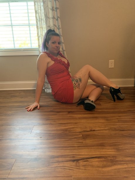Naakte gelekte OnlyFans-foto van Scarlett Long