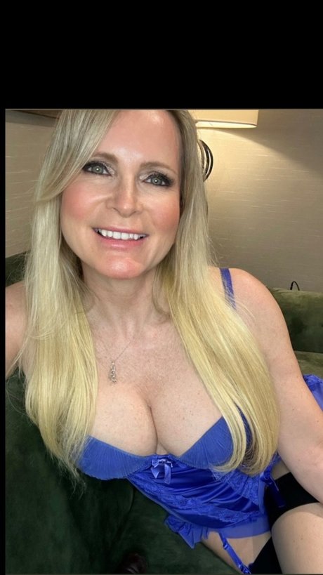 Naakte gelekte OnlyFans-foto van Maturefantasysam