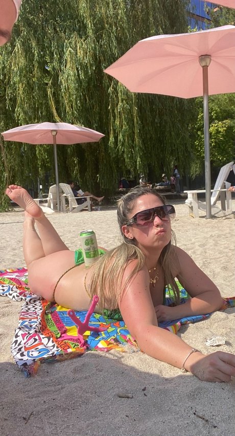 Naakte gelekte OnlyFans-foto van Samantha Ama