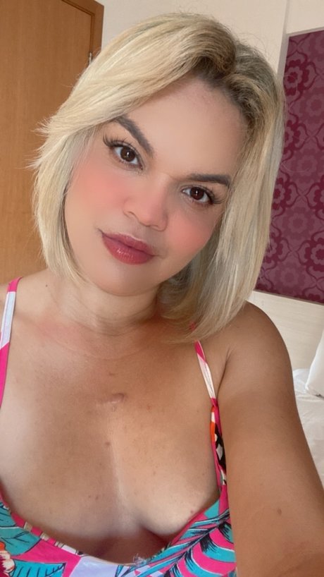 Naakte gelekte OnlyFans-foto van Eduarda Salvatori