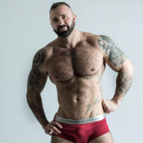 Naakte gelekte OnlyFans-foto van Salvatore Martinez