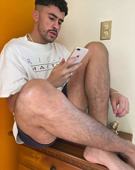 Naakte gelekte OnlyFans-foto van Alek Taylor