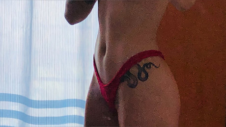 Naakte gelekte OnlyFans-foto van Salom Ariza
