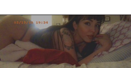 Naakte gelekte OnlyFans-foto van Sage