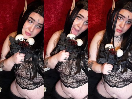 Naakte gelekte OnlyFans-foto van Sunny