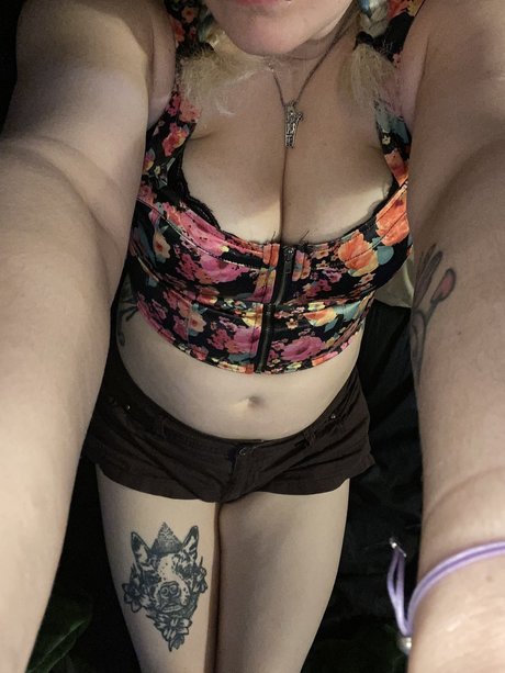 Naakte gelekte OnlyFans-foto van Harley