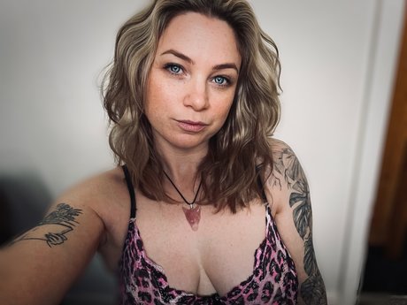 Naakte gelekte OnlyFans-foto van Sookie