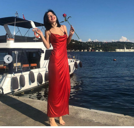 Naakte gelekte OnlyFans-foto van Merve Bolugur