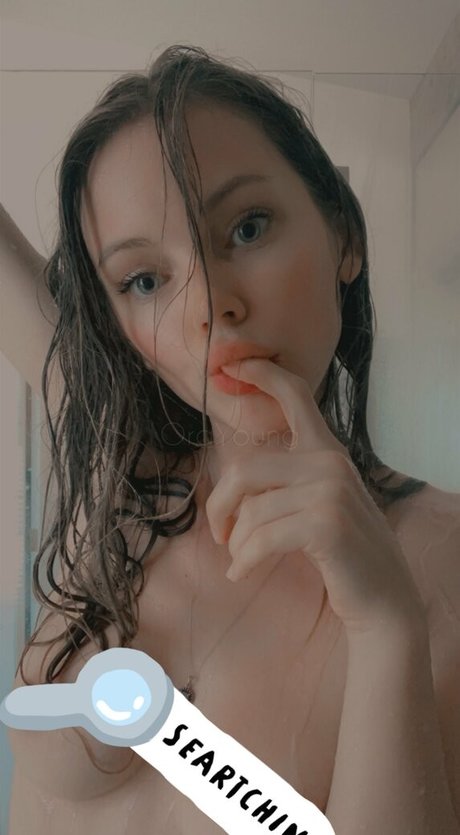 Naakte gelekte OnlyFans-foto van Onlyora