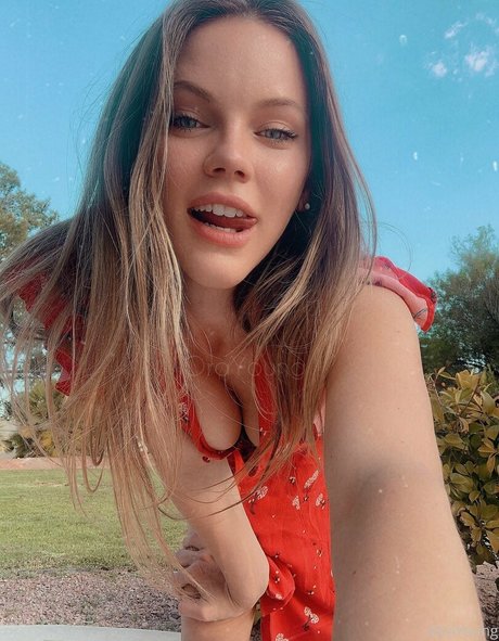 Naakte gelekte OnlyFans-foto van Onlyora