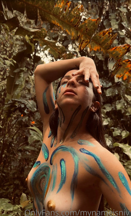 Naakte gelekte OnlyFans-foto van Yogagirln