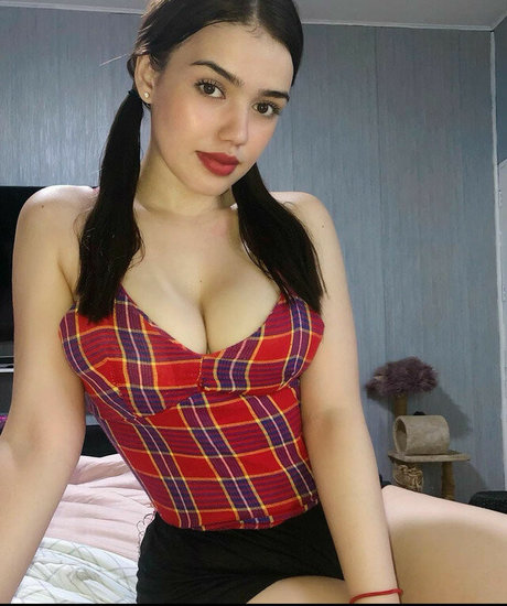 Naakte gelekte OnlyFans-foto van Karina Johnson