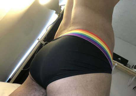 Naakte gelekte OnlyFans-foto van Hunghedonist420