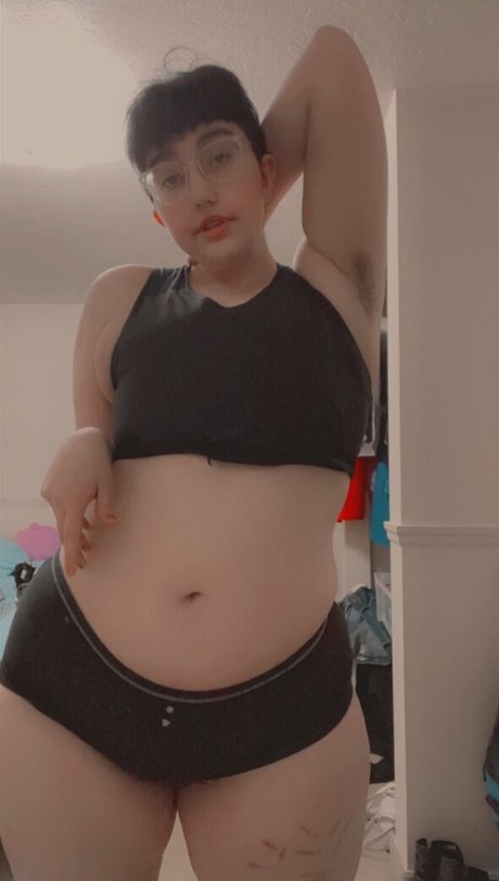 Naakte gelekte OnlyFans-foto van Softprince