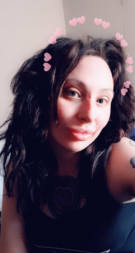 Naakte gelekte OnlyFans-foto van Queenrainifree