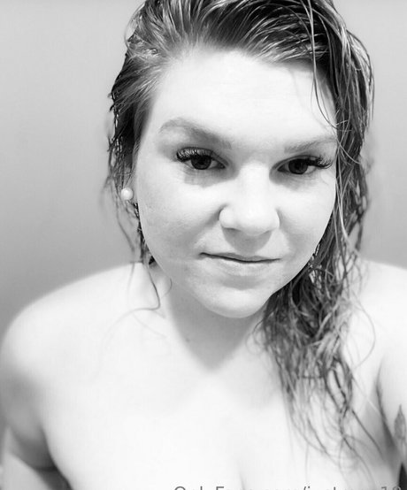 Naakte gelekte OnlyFans-foto van Justmeg18