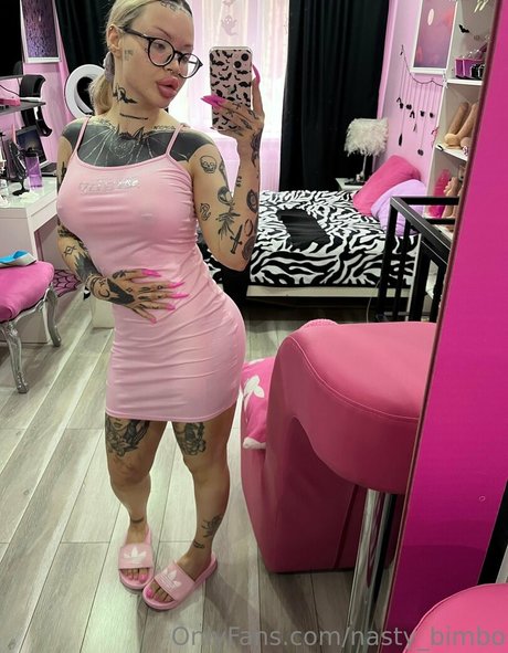 Nasty_bimbo