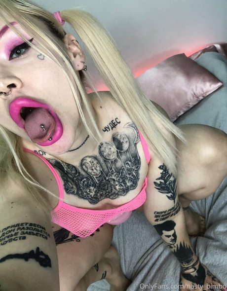Nasty_bimbo