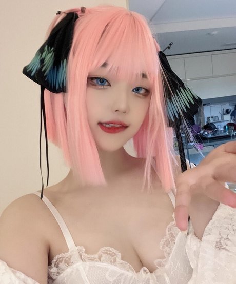 Naakte gelekte OnlyFans-foto van Hinachan01