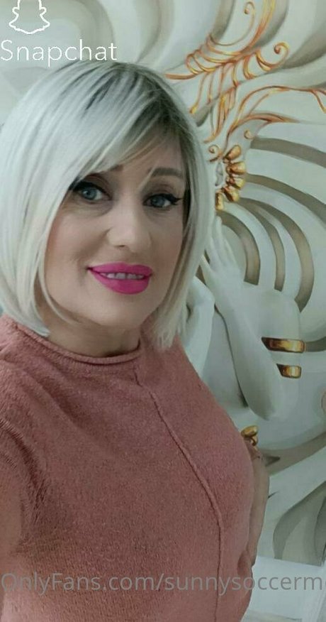 Naakte gelekte OnlyFans-foto van Sunnysoccermommy