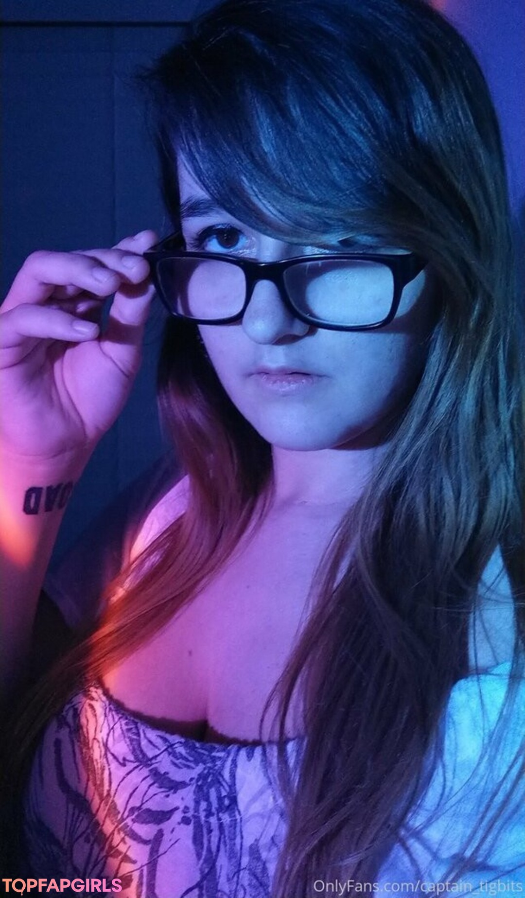 Naakte gelekte OnlyFans-foto van Captain Tigbits #67 Naakte gelekte OnlyFans-foto van Captain Tigbits #67