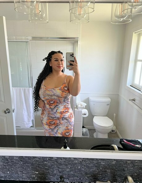 Naakte gelekte OnlyFans-foto van Morebrittcuadra