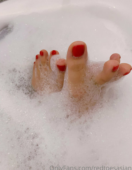 Naakte gelekte OnlyFans-foto van Redtoesasian