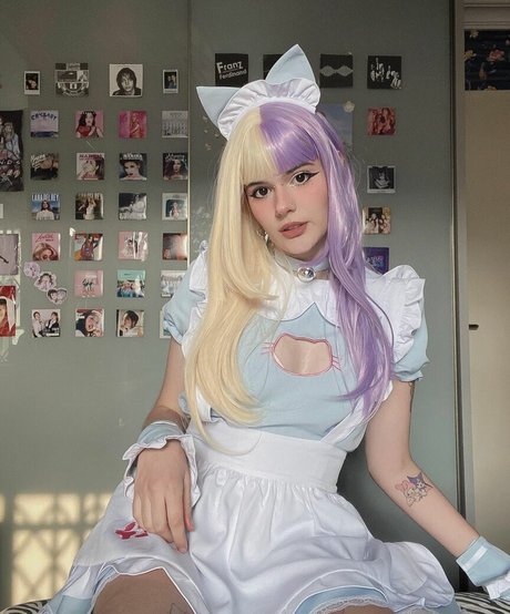 Naakte gelekte OnlyFans-foto van Cherry Bella