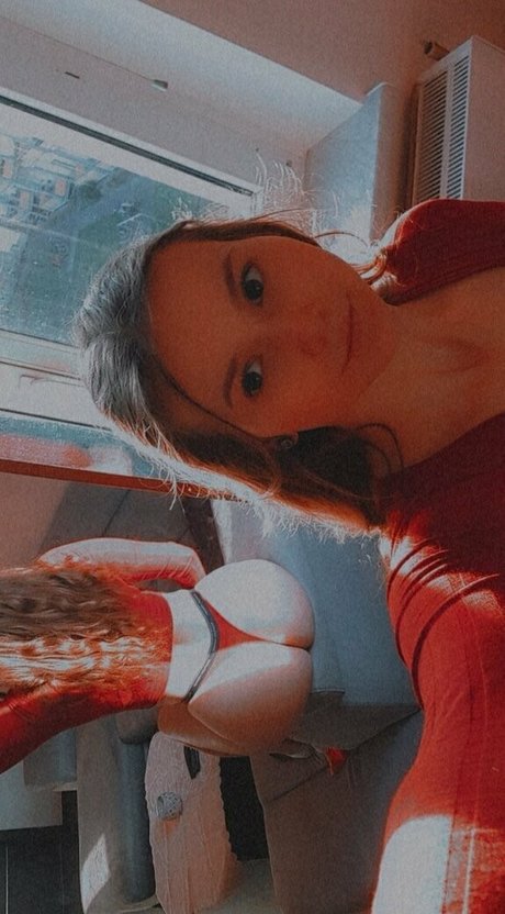 Leni_official