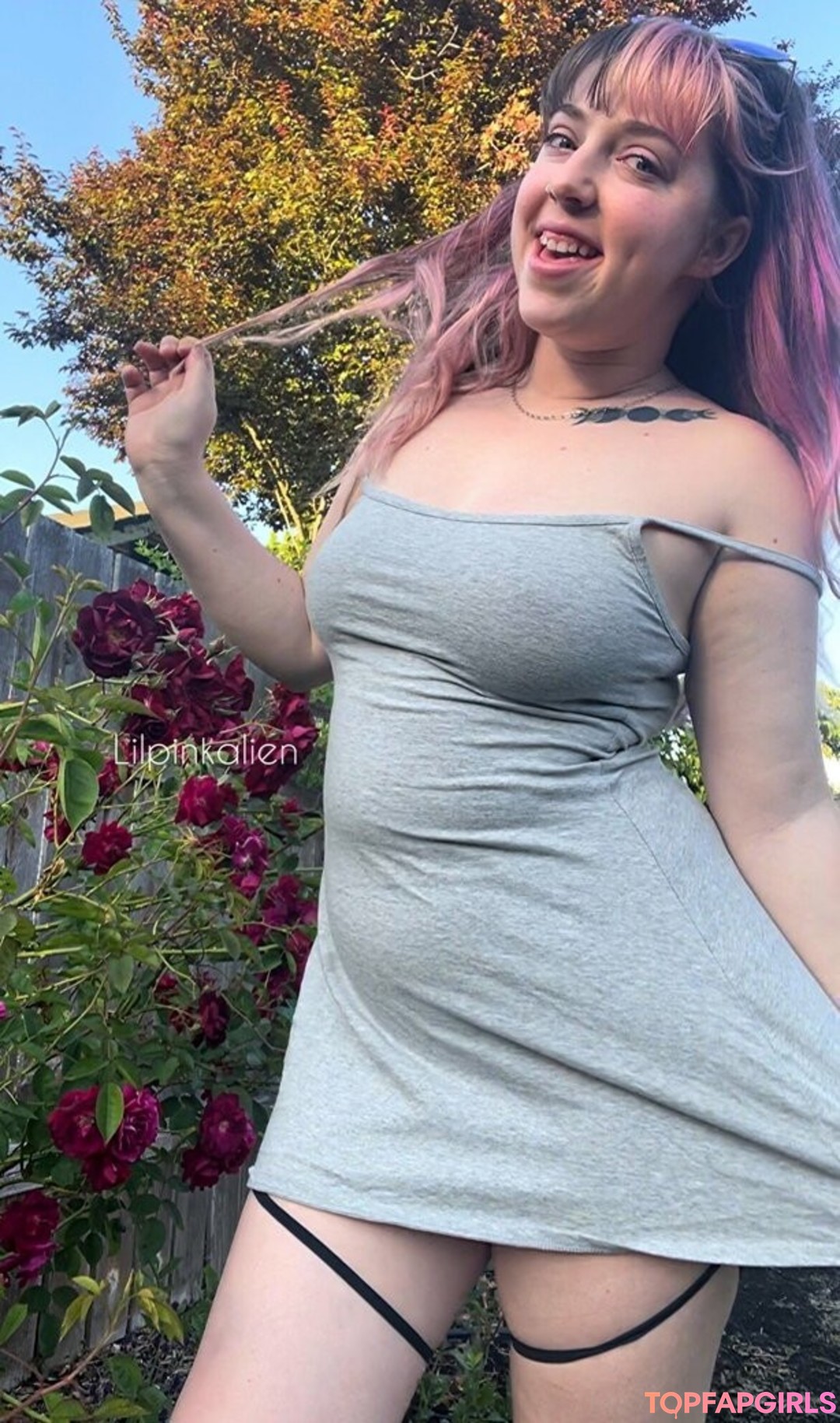 Naakte gelekte OnlyFans-foto van Lilpinkalien #1563