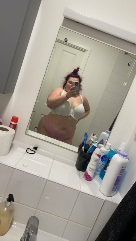 Naakte gelekte OnlyFans-foto van Xobadbitxhox