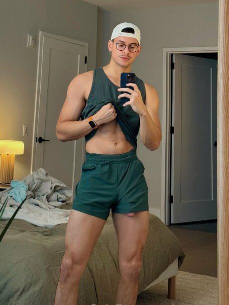 Naakte gelekte OnlyFans-foto van Ryxxxfree