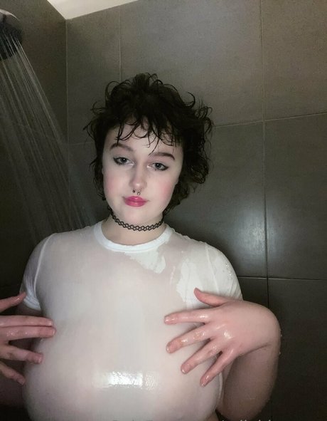 Naakte gelekte OnlyFans-foto van Milabloomoo