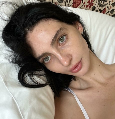 Naakte gelekte OnlyFans-foto van Meadow Walker