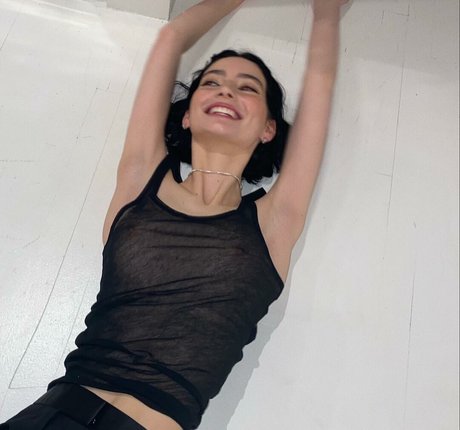 Naakte gelekte OnlyFans-foto van Meadow Walker
